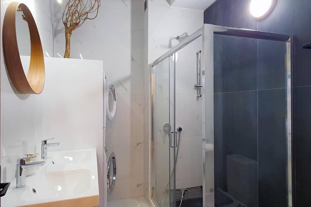 Hidden Gem On The Piraeus Coast Apartman Kültér fotó